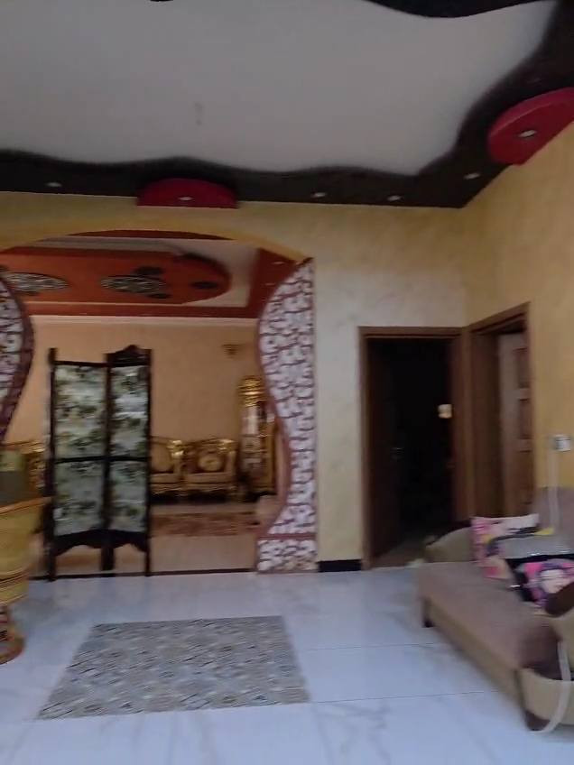 اللهم صلي على محمد وآل محمد
دار للبيع 🏛️   مع مشتمل بناء حديث 
⛔   حي العروبه قرب محطة ماء الروافد 
📈 المساحة   :  350م 
يتكون من :  طابقين 
- غرف نوم عدد 5
- صالة عدد 2 
- دورات مياه عدد 3
- استقبال 
- مطبخ
كراج 

☎️ للأستفسار والمعاينة اتصل على :
***********
الرقم يحتوي على واتساب 
📍 زيارة مكتبنا الكائن في : حي الصدر الاول السايدين قرب مطعم كباب نذير 
📥 مكتب أدم
