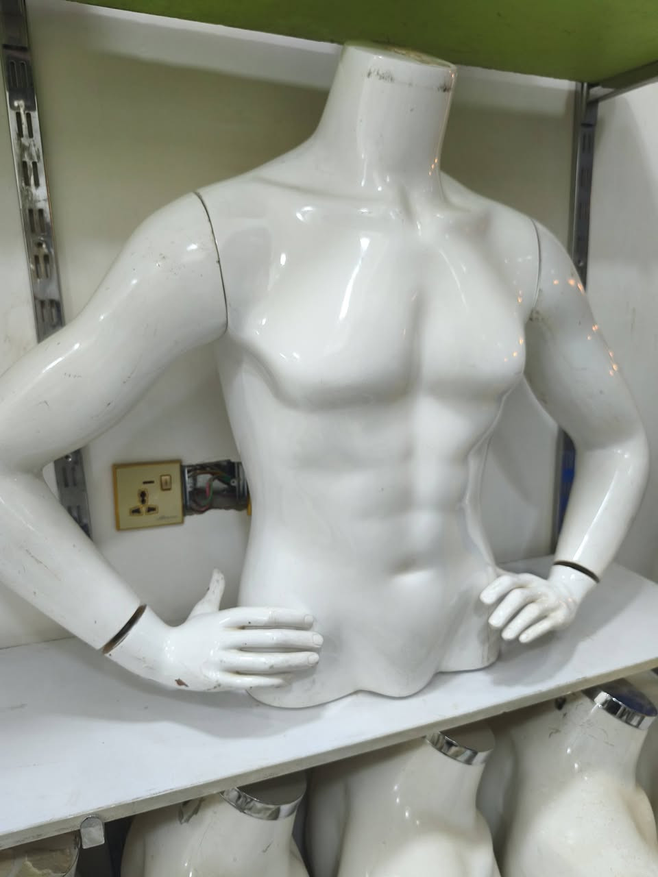 يوجد صدر مع رجل توجد كميات الريد يراسلني او إتصال ***********
