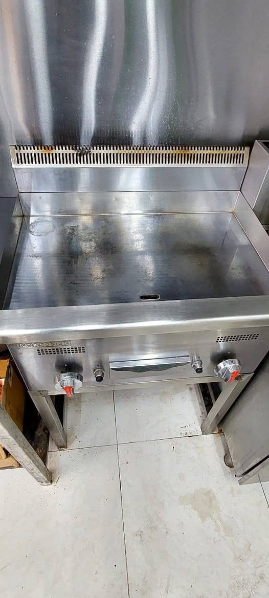 السلام عليكم للبيع اغراض مطعم للإستفسار  ***********
