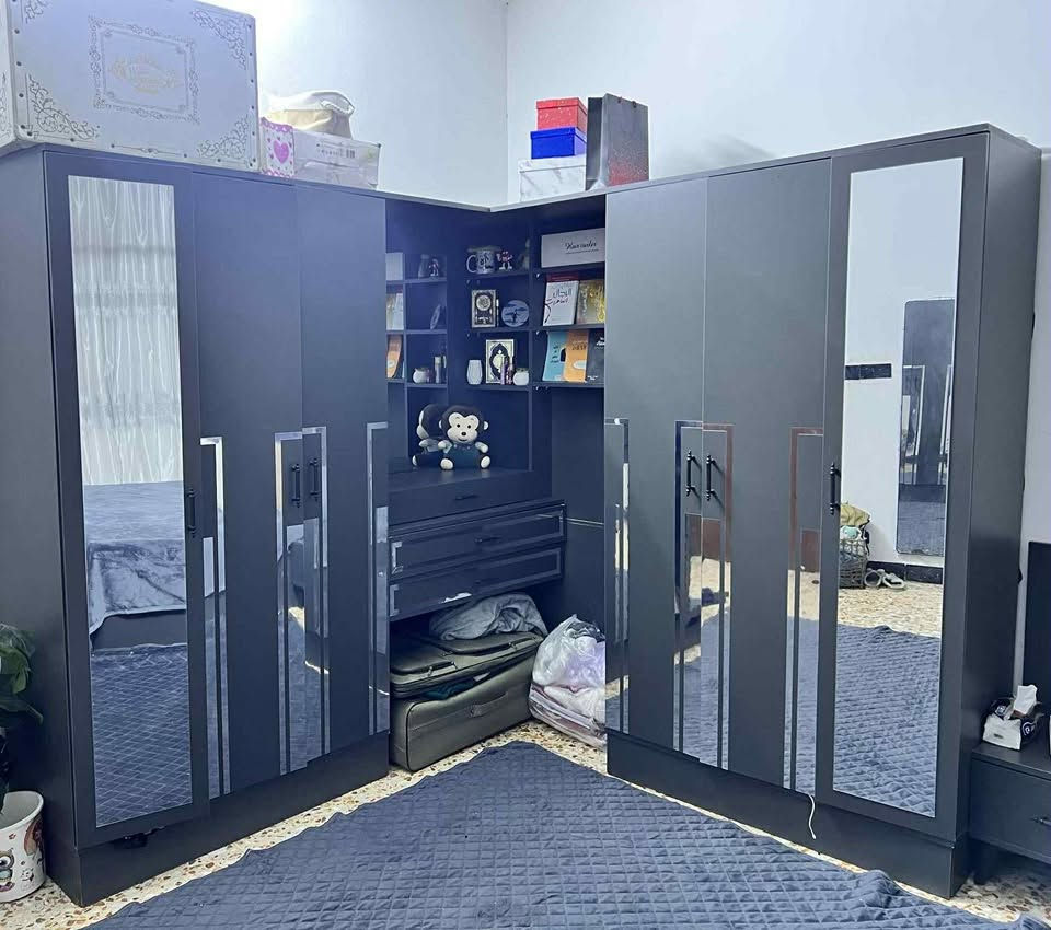 غرفه للبيع جديده استخدام قليله ٥ قطع رايدها ٥٠٠ للشراي ادخلي واتساب *********** 
او اكتبلي تم اني اراسلك
