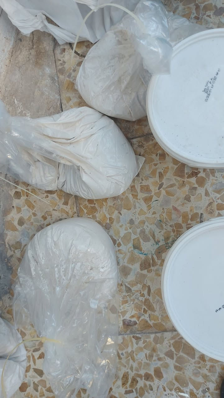 عندي معجون القدس ٥ اسطوله ام ٥ لترات ٢ بيهن سطل بلاستك و٣ بدون سطل انتاج ٢٠٢٦ الواحد ٤٠٠٠ الاف بغداد


**إذا كنت صاحب هذا الإعلان وتريد حذفه لأي سبب، رجاءا أرسل رسالة إلى الدعم الفني**