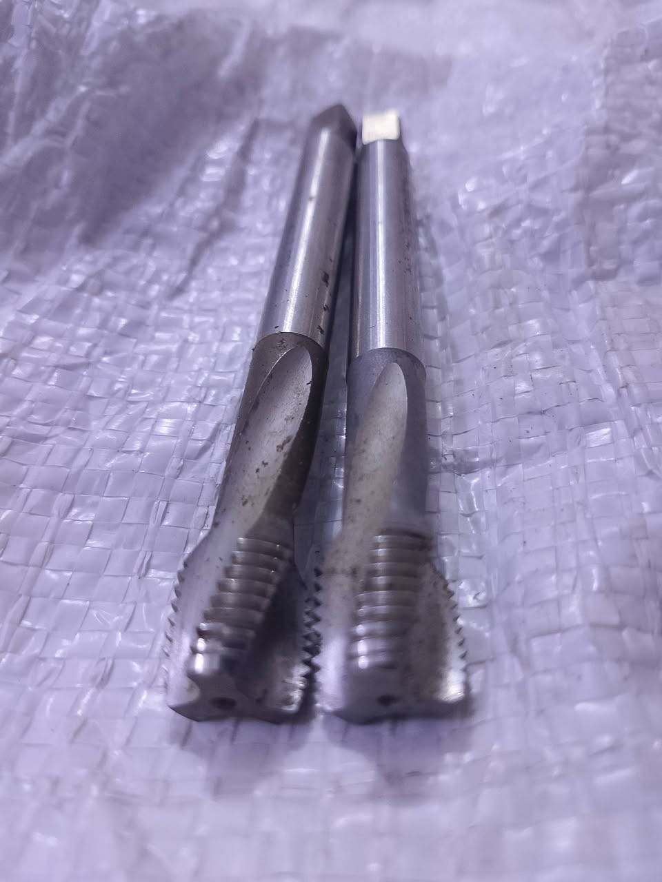 ✅ M14×1.5 ✅ M14×1.25 ✅ 1/2" × 20 TPI
🇩🇪 صناعة ألمانية أصلية ✅ دقة عالية وجودة احترافية ✅ مناسبة للورش والمخارط والأعمال الصناعية ✅ سن حاد وأداء ممتاز ✅ بضاعة أصلية مو تجاري
📍 متوفرة للبيع بسعر مناسب 📩 للاستفسار *********** سعر كيلو30 ألف
