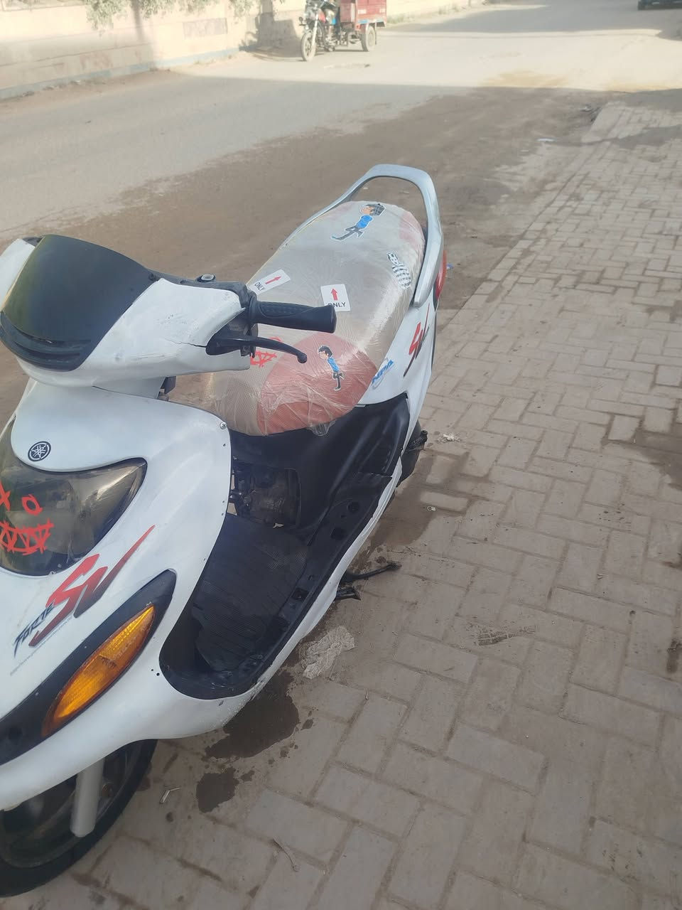 السلام عليكم دراجه دولفين للبيع دراجه نظيفه نقره سلف كهربائياته كلها شغاله دراجه مال جناي سعر 300 بيها مجال مكاني ديوانيه قضاء الشاميه ***********
