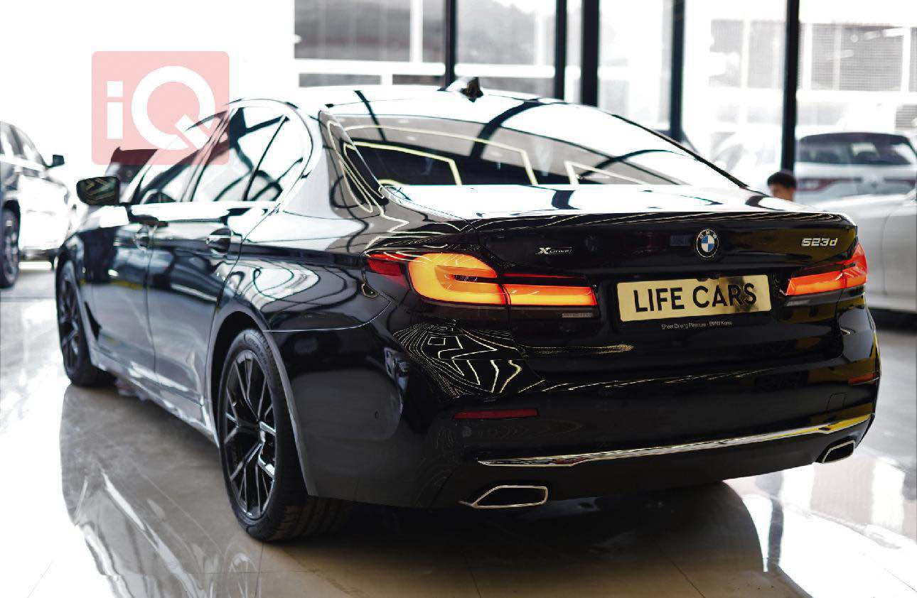 للبيع BMW 523D 
بلادي m package
موديل: 2021 
ماشيه : 97 km 
محرك كاز
وارد کۆری 
المحرك: اربعه سلندر توين باور تيربو 
‎كاميرات محيطيه وحساسات 
‎نضام القياده الذاتيه 
‎نضام اوتو بارك 
‎كشنات جلد تدفئه  
‎السياره جدا نظيفه 
بيها حادث خفيف دعامي امام مستبدل مصبوغه 
رقم الشاصيWBA31ES04MWW91134
الرقم اربيل 
‎السياره مرقمه وفحص وهزه كله جديد وتحويل مباشر 
‎العنوان : اربيل 

‎للاستفسار الاتصال على هذا الرقم 

*********** أربيل, العراق
