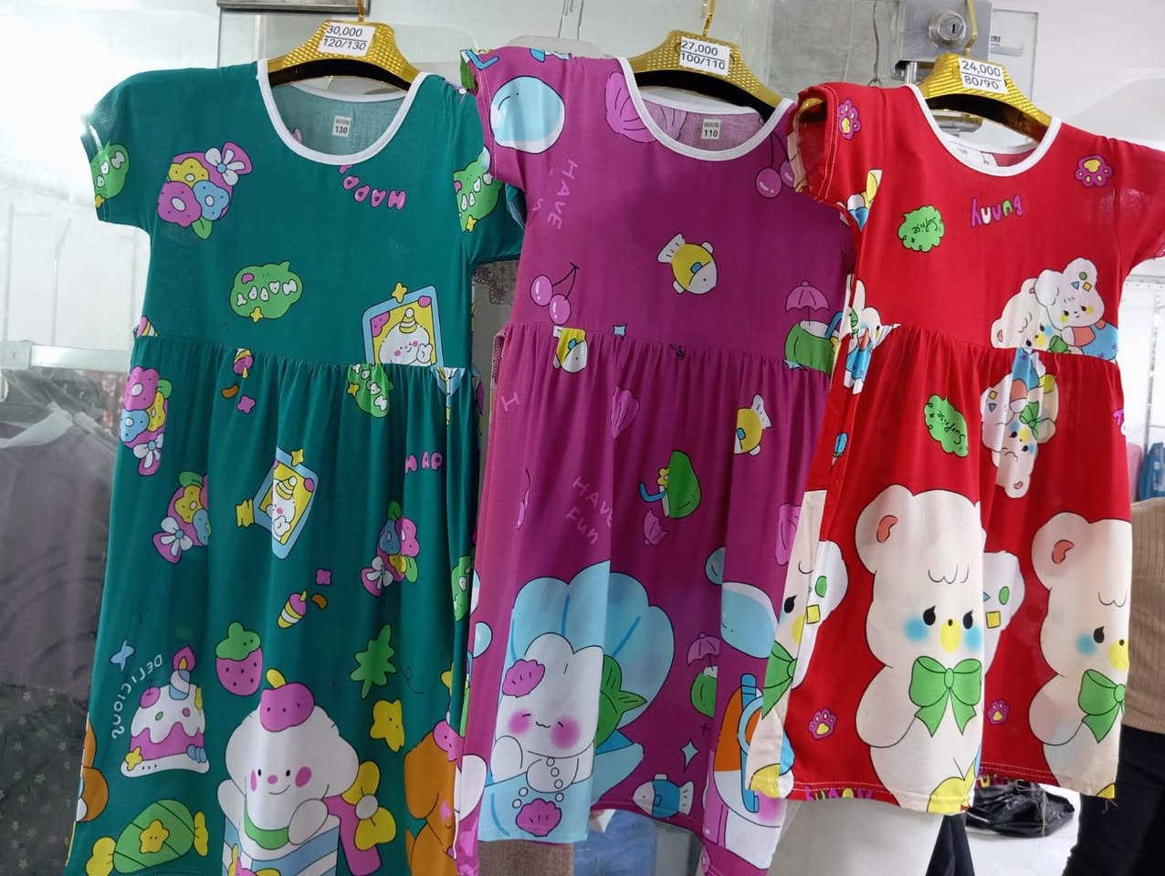 بضاعة جديده🔥
شلحة بناتي كشمير اصلي 
جمله فقط 🔥 
يوجد توصيل لجميع محافضات العراق 5 الف 
للتواصل واتساب ***********
أهلا وسهلا بكم 🌹
