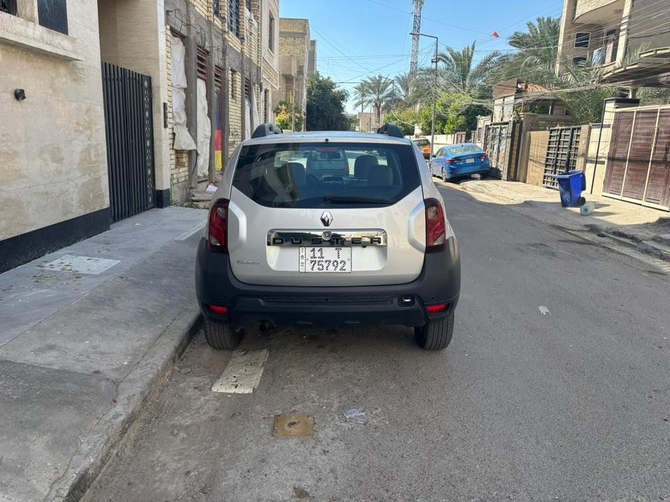 السلام عليكم رينو للبيع موديل ٢٠١٨ ماشيه ٣٥ محرك ٢٠٠٠ رقم بغداد سياره جديده السعر ١٠٥ الاتصال ***********
