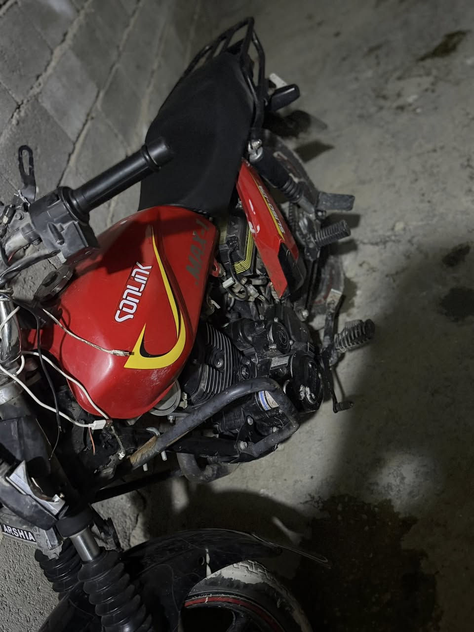 سلام عليكم شباب دراجه للبيع دراجه مسوي بيها حادث أبيع كوم حديد الشراي يتصل السعر قيم با اليرضه الله الرقم ***********
