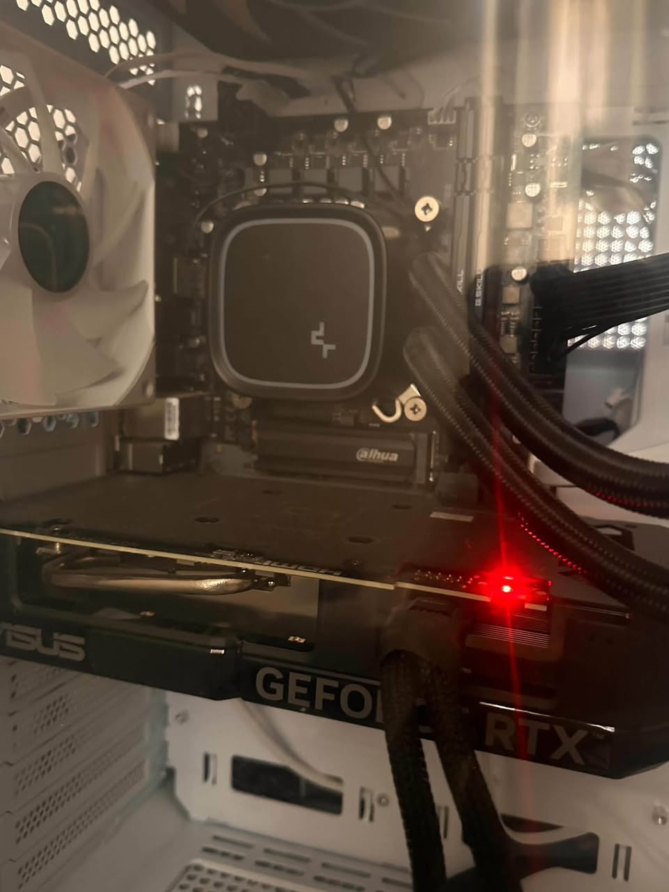 السلام عليكم اريد تقييم للpc شباب
استعمال نظيف gaming خفيف
هاي المواصفات  المروحة + الكيس موجود بالصور
• M.B GIG H610M K DDR5
• CPU INTEL CI5 14400F
• RAM 16GX2 32G 5600 RS5K Ripjaws S5
• G.SKLL
• GPU ASUS RTX 4070 SUPER DUAL 12G
• HARD DAHUA M.2 1TB E900
• P.S AEROCOL LUX750 BRONZE


**إذا كنت صاحب هذا الإعلان وتريد حذفه لأي سبب، رجاءا أرسل رسالة إلى الدعم الفني**
