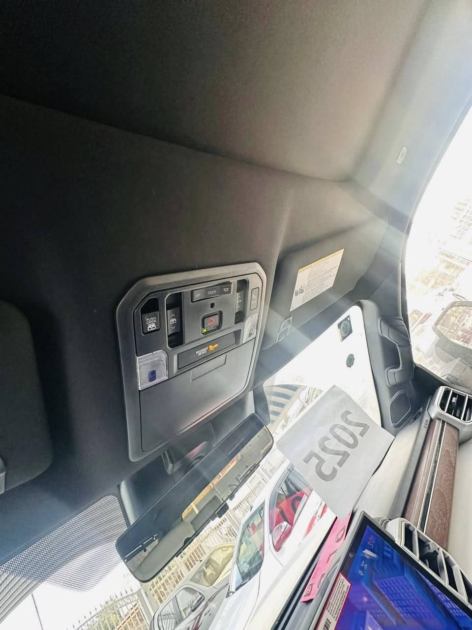 #تندرا #تويوتا #وارد #مكفولة #سيارات #المسيب #بابل

تويوتا كابستون تندرا 2025 اعلى فئة 

وارد امريكي كلين تايتل كفالة عامة

ماشية 1,800 كم 

سيارة كشن مساج 
دوس كهربائية 
بنورما
رادار أمامي خلفي
كاميرات محيطية
كلين تايتل 
داخل جلد
ماكو موصفات مابية فول 1/1 

رقم و سنوية كلهة كاملة تحويل مباشر 

مكان السيارة  المسيب

السعر 635 ورقة وبي مجال 

الشراي يتصل وبالخدمة 

***********
