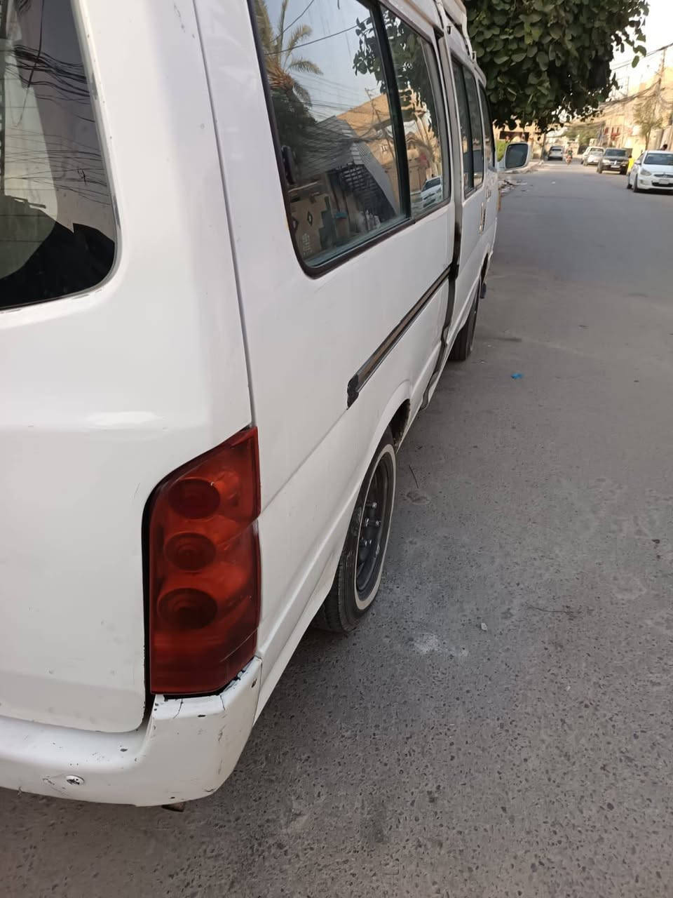 السلام عليكم
جانبي H1 14 رقم واسط مشروع وطني باسمي السيارة حرة مكاني كربلاء 
السعر 62 والشراي يدلل
للاستفسار ***********
