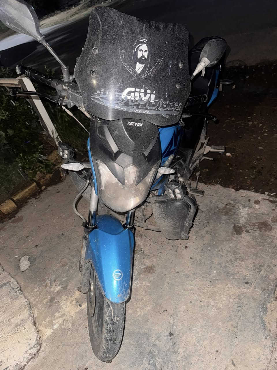 سلام عليكم دراجه RK للبيع موديل 2024 طالعه بل 2025 دراجه جديده بعد احله من الصور بس لان بدون غسل هيج امبينه كفاله عامه الدراجه كلهه من محرك من كهربائيات دبلات تايرات نكره سلف بكل وقت مرقم اربيل مكاني بغداد التاجي *********** 
السعر 2400 وبيهه مجال 

الدراجه معروضه للبيع بشرط التحويل
