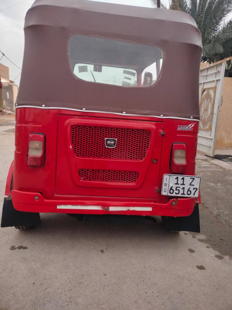 سلام عليكم تكتك الون احمر موديل 22 / كفاله عامه من صبغ أو تكحيل رقم انكليزي السعر 9وربع بيها مجال متواجد عل رقم ***********
