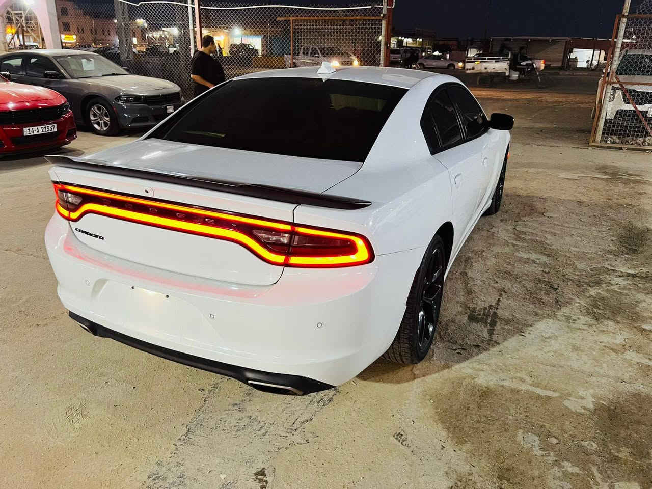 السلام عليكم
دوج جارجر موديل 2023  اصل حره بدون ارقام منفيس بأسمي تترقم جميع المحافظات وارد أمريكي حادث بنيد تبديل فقط وبيها خشوم الجاملغات كد شبرين شاصي لغد مكفول وصور الحادث بالمنشور 
مواصفاتSXT معروفه كشنات حضن مخمل حساسات شاشه كبيره تحكم ستيرن مكينه وكير جديد محرك 6 سلندر وباقي المواصفات معروفه 
مكان السياره البصره قضاء القرنه 
للاستفسار الاتصال/ ‭0788 498 6898
