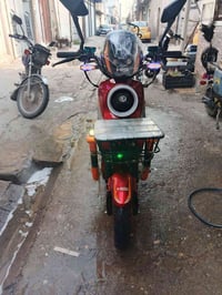 موطور شحن • ٥ بطاريات • الموصل ايسر