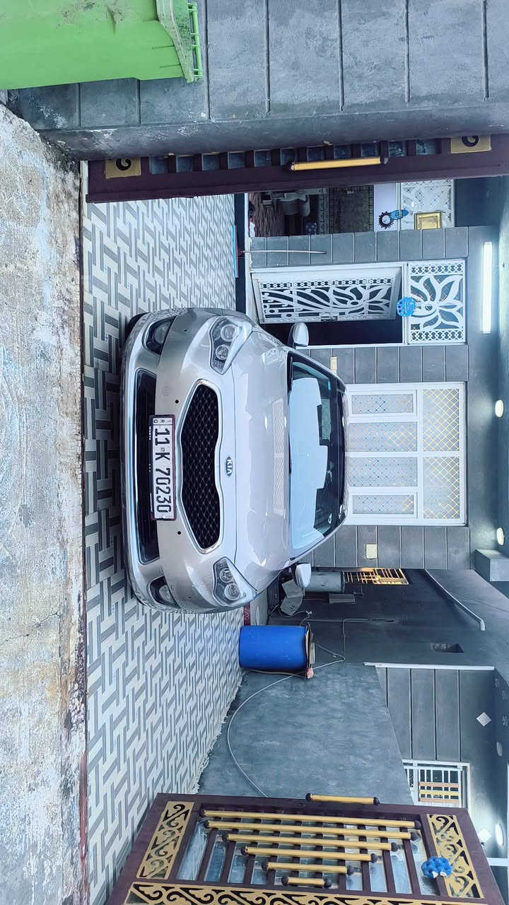 السلام عليكم
كيا كادنزا 
موديل 2014 امريكي 
محرك 3300– 6 سلندر
رقم بغداد الجديد 
 السيارة جاهزة بيه 5 قطع
 نقص دبلات و زوج فجوج امامي هذا نقصها
المواصفات✅ فول لفول
-تشغيل بصمة مع بصمة الابواب الامامية
-انارة بالمرايات والابواب الامامية
-كاميرا وحساسات خلفية
-بردة خلفية متحركة
تحكمات خلفيه تبريد مسجل 
-تبريد قطعتين
-تخم تاير جديد
-كشنات كهربائية جلد تدفئه
-لد امامي وخلفي
-تحكم كامل بالستيرن
-شفتات ستيرن رياضي
-نظام ترحيب 
-سماعات انفنتي 12 سماعة
-اشاير مري+شفط+مري اوتو مع البك
سايد برك بصمه
خزن ميمري
فتحه طكتين بنرامه   
وباقي مواصفات الكادينزا معروفه
**اخوان بل عافيه ع ياخذه 
السياره جاهزه
السعر 113 وبيه مجال  
العنوان حله 
خاص مفتوح او الاتصال ع الرقم ***********
