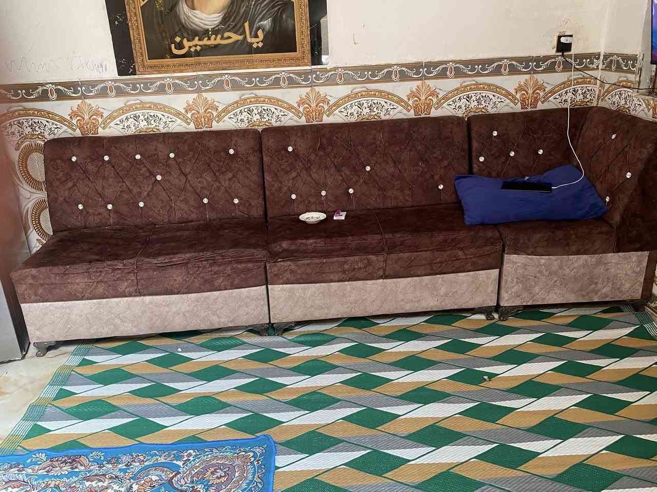 تخم لون جوزي السعر 250 الف دينار وبيه مجال  …….
وأيضا تخم رصاصي حديث تركي مستعمل السعر 600 الف دينار  وبيه مجال والمثل يكول شوف العين ما ينحمد  
رقم الموبايل ***********
