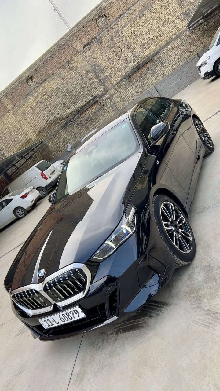 السلام عليكم
2024 Bmw 520i 
وكالة العروش
 ماشية 19 الف 
فول مواصفات جنطة كهرباء 5 بردات كفالة عامة 
بغداد السيدية
***********
54500$
