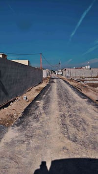 توجد قطعه في الدوره هورجب أسعار مناسبة صالحة للسك.  100 متر سعرها 10. ...