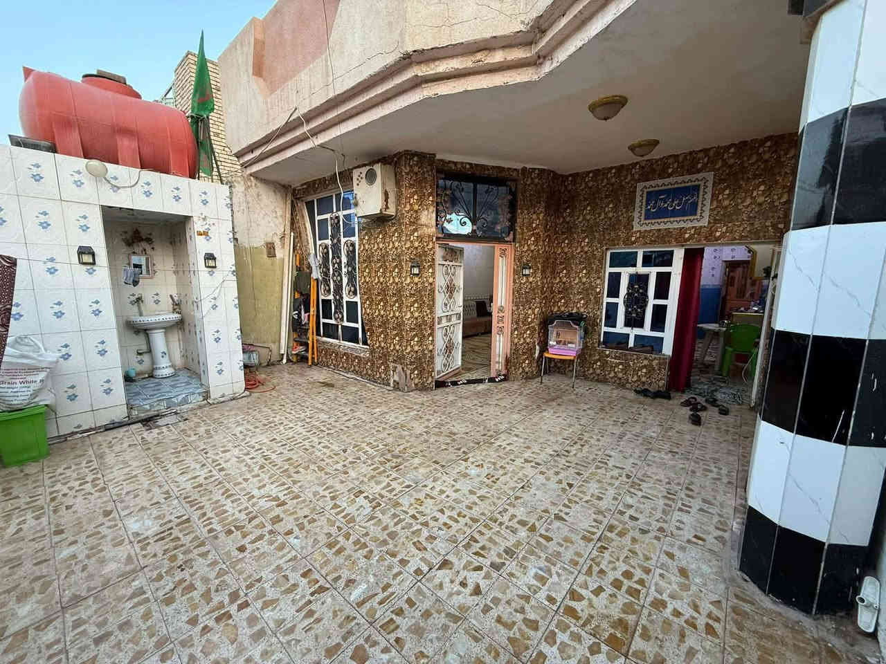 🏠 بيت للبيع

📍 الموقع: الفتاحيه قرب صيدلية البلور

📐 المساحة: 150 م

🛏 عدد الغرف: غرفة وحده 

🍽 مطبخ / صالة: ديوانيه 

صحيات : بناء 2015 جدا نظيف 

💡 الخدمات: ماء – كهرباء – مجاري

📞 للاستفسار: 

***********

***********

🔎 دليل الوساطة العقارية
