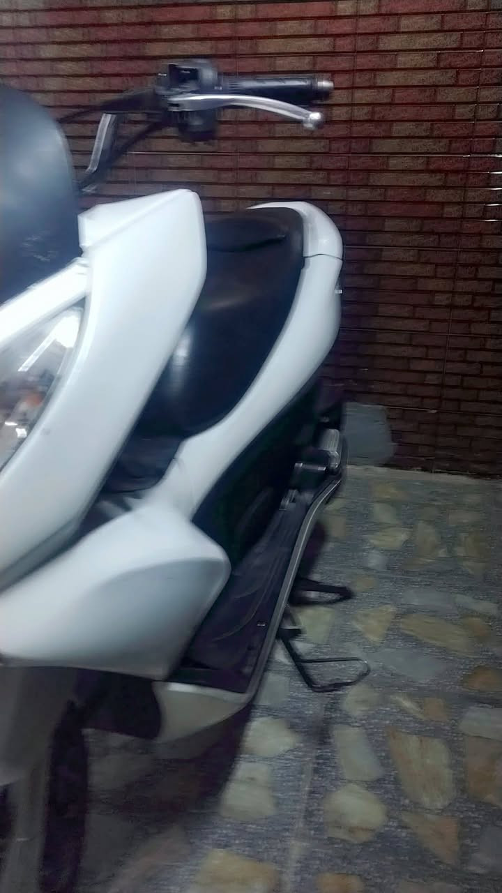 سلام عليكم دراجه pcx جيل الاول للبيع السعر 950 وبيها مجال بسيط ***********
