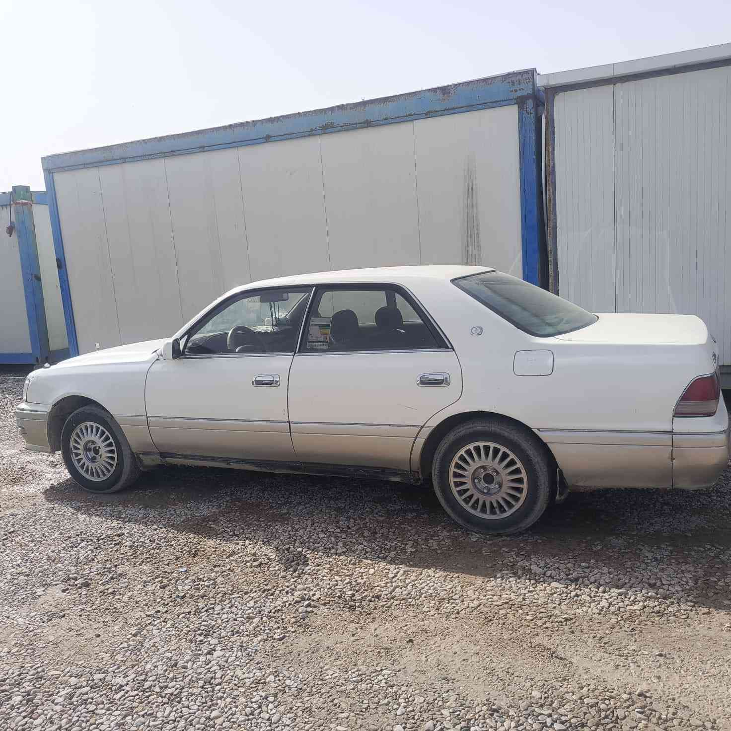 السلام عليكم سيارة راس الثور موديل 1997 گصة جنطة السيار متومة وكاملة تبريد شغال غرفتها نظيفة كما موضح بالصورة السعر (33) وبيها مجال للاستفسار اتصال (***********) او (***********)
