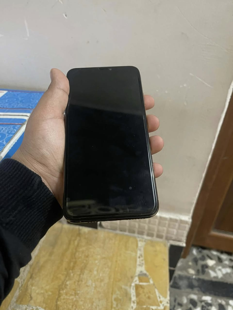 للبيع تلفون XS MAXمبدل شاشه ذاكرة 64 بي فطور بالضهر مثل ما موضح بالصورة مابي شخط غير الضهر التلفون شغال كلشي مابي صوت عالي شحن سريع اللمس كلش زين ميشكل وسريع السعر 200 
العنوان : بغداد حي العامل 
للمراسله واتساب :***********
