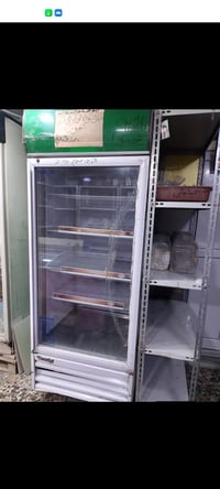 مستلزمات اسواق للبيع (عارضة ثلاجة كبيرة).  (عارضة ثلاجة صغيرة).  (رف س...