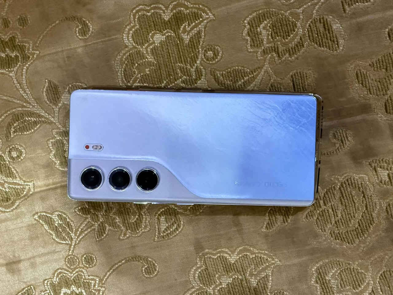 كامون ٤٠ برو 5جي ٢٥٦ذاكرتة مكاني كربلاء حي المجتبى سعرة ٢٥٠ وبي مجال رقم هاتف ***********
