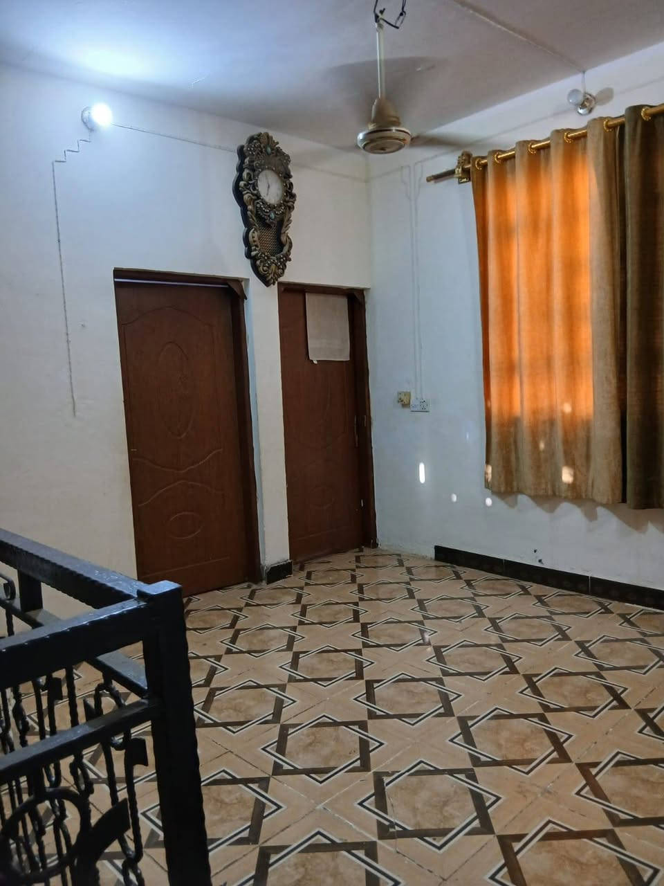 دارللبيع(المساحه 140)طابقين يحتوي ٣غرف نوم صالتين استقبال مطبخ ومجاميع  صحيات الاستفسار واتساب *********** السعر٨٠وبيه مجال الشراي ناحيه اور سديناويه مقابيل المرطبات
