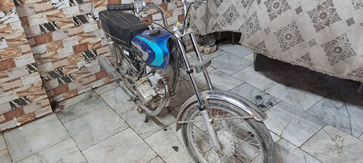 سلام عليكم دراجه ايرني للبيع اورق كامله غراضه كامله كله ***********
