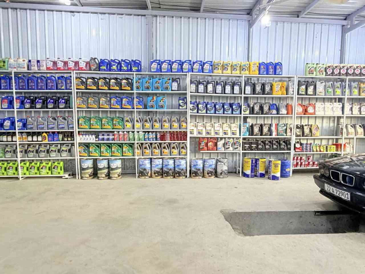 🚗 خدمات ابو حسين السلامي لخدمات السيارات 🚗 
خلي سيارتك تعيش رفاهية الخدمة الحقيقية 💎 بأيدٍ أمينة وكادر يعرف شلون يعتني بتفاصيلها! 🔧

جميع انواع الزيوت وماء الراديتر من ماركات عالمية 💯 
Amsoil -
Mitasu -
Ravenol -
eurol -
Toyota -
Aminol -
Kennol -
Addinol -
Aral -
Ac Delco -
MAG - 
Eknos -
Kixx -
Liqui Moly -

زيوت عالية الجودة مصممة خصيصًا للأجواء العراقية 🇮🇶 لضمان أداء ثابت وعمر أطول للمحرك ✅

💥 ومو بس هيچ… كل تبديل يجي وياه خدمات مجانية تشمل:
✔️ غسيل محرك وتنظيف داخلي وخارجي كامل
✔️ فحص ماء الراديتر والماسحات
✔️ فحص دهن الكير والبريك
✔️  معطر + أرضيات 
✔️ كارت ضمان حتى 5000 كم

🛠 خدمات إضافية احترافية:
🔹 تبديل هايدروليك الكير بالجهاز الإلكتروني الحديث

☕️ استراحة راقية بانتظارك:

📍 الموقع: الصويرة - شارع الحلة - مقابل مدرسة بغداد الاهلية 

خدمات أبو حسين السلامي ... خلي سيارتك تلمع وتعيش الفرق الحقيقي! 🌟

بأدارة : سيف السلامي 

‭0773 403 0447‬
