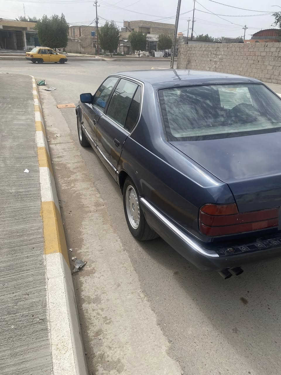 لبيع 735 موديل 90 سنويه وهزه  جديد رقم انبار تحويل ثاني يوم تبريد شغل كير ومحرك خير من الله  السعر 50 وبيه مجال العنوان لانبار ***********
