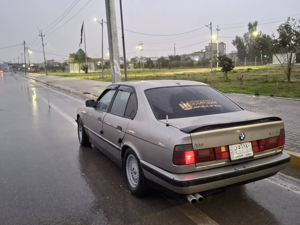 BMW 525i 
للبیع مراوس سعر36$ورقە
محرک مسکر گیر عادی 
سیارە شرط محرک کیر کامل
رقم کرکوک الیف سنوی عاج
شرط تحویل وکالە
سیارە بجم عریض اصل 1989 محدث 1992
اربعە طایرات جدید ویل حسیر
داخل جدید 
مکان سیارە کرکوک رحیماوە
***********
*********** كركوك, العراق
