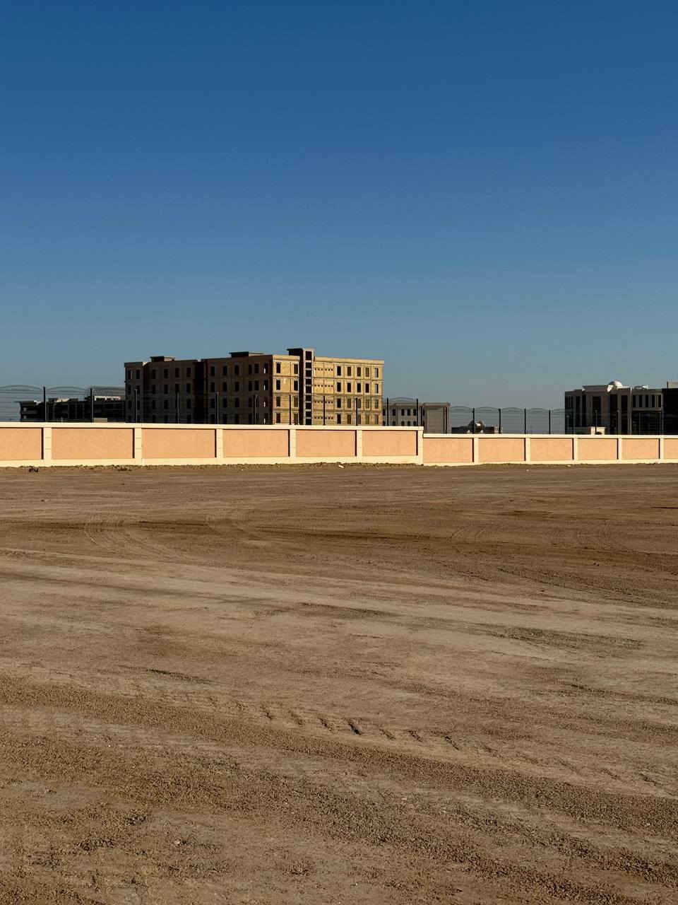 🔥قطعه نادره. ركن وجه. على شارع 40بدون خدمي. مساحه. 250 وجه على مجمع العدلي. وخط سريع. شارع كما واضح بتصوير. مكصوص. ومحدول. موقع الارض 7كيلو مجمع الحكومي. الاستفسار. ***********ابو علي.  @أبرز المعجبين
