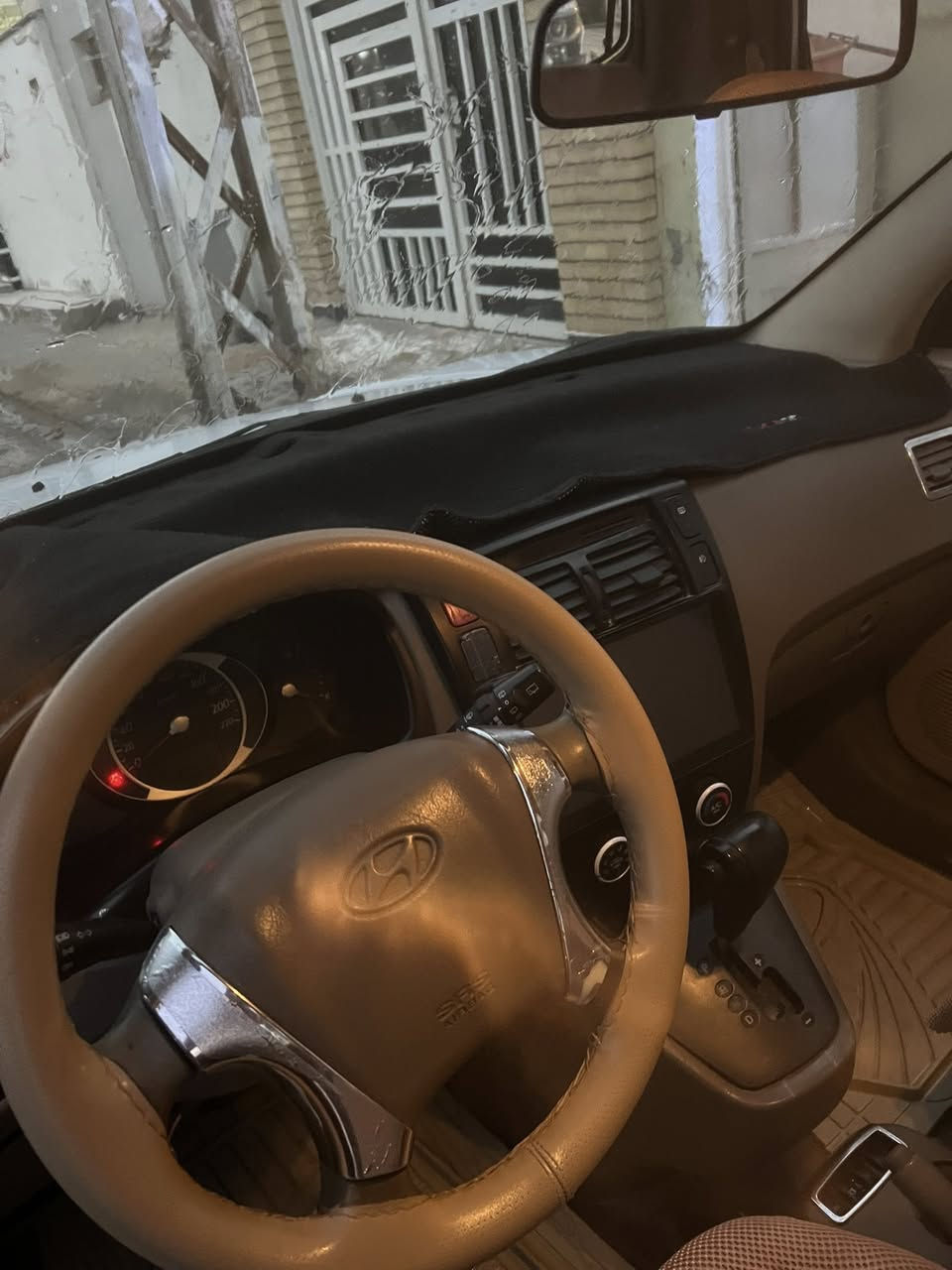 السلام عليكم توكسان خليجي 2010بيه باب مبدله مال سايق رقم أربيل تحولين ثاني يوم تبريد حديديه مكينه فول دايرات جدد سياره خير من الله المكان نجف السعر 120بيه مجال الاتصال عله الرقم *********** 
التصال وتساب ***********
