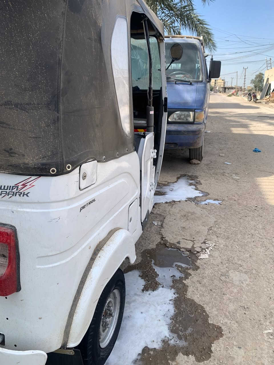 تكتك موديل 21 نضيفه خير من لله مكينه ناعمه ماكو لا ونه ولا غير شي بس بيه طخه بل غد بصيطه  وغير شي تجي وشوف بعينك السعر 7800  مكاني الدوره ***********
