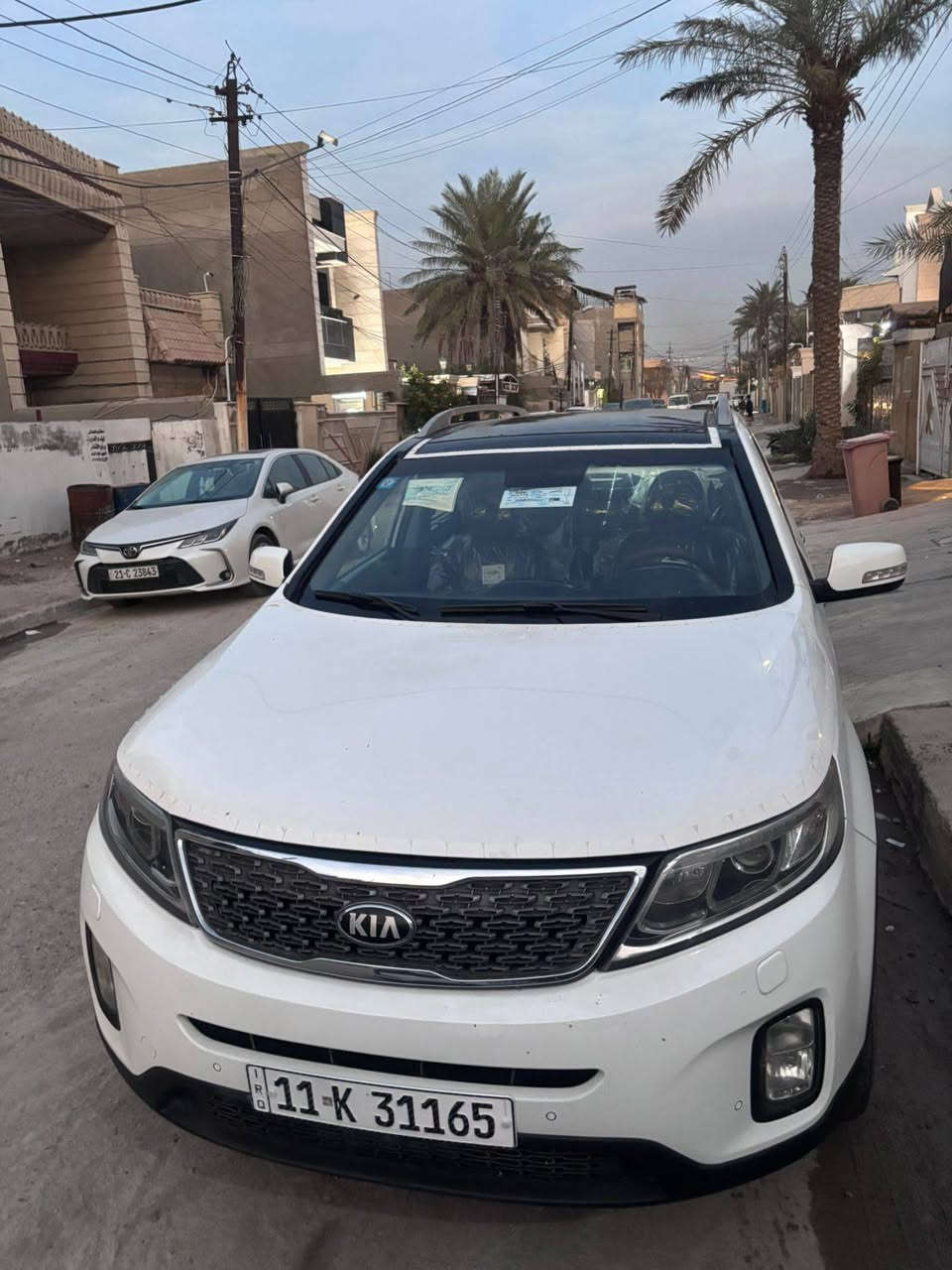 السلام عليكم
سورنتو 2015 للبيع 
سياره نظيفه جداً 
ماشيه 59 الف 
فول مواصفات 1/1 كويتي 
كراسي كهربائية تدفئه تبريد 
مكاني البلديات ***********
السعر 210
