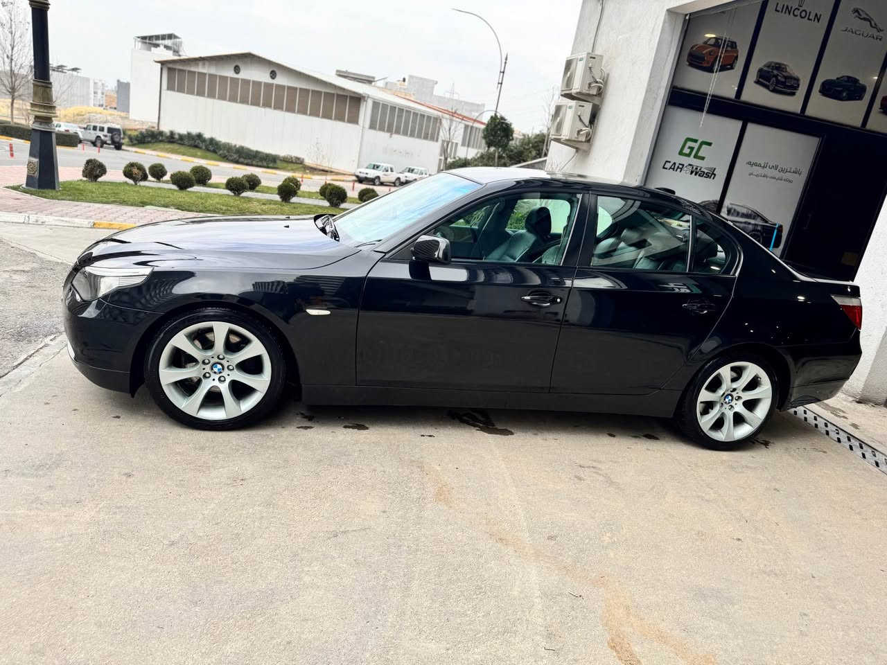 BMW E60 530i automatek 2004
مەکینە ٥٣٠ بەنزین ئۆتۆماتیک 
کوشن جلد و هیتەر و کارەبایی 
نرخ ٨٩ گڵا و معامەلەیەکەی کەم
لە جوانی و پاکی و توندوتۆڵی سەیارەکە پرسیار مەکە چونکە لۆک لۆکە 🇩🇪✅ 
*********** كالار, السليمانية
