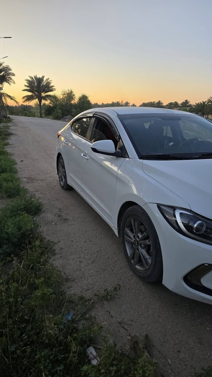 السلام عليكم النترا 18امريكي بيه 3قطع وبيه صبغات بدون داخل السياره بسمي مكانه بابل كير مكينه تبريد كفاله ترهم مراوس او بيع سعر 108وبيه مجال بصيط
***********

