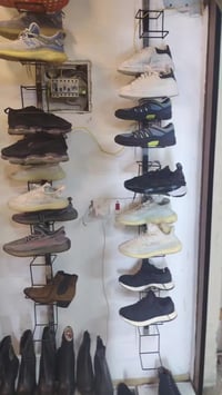 شلعة محل • ملابس • موصل أيسر