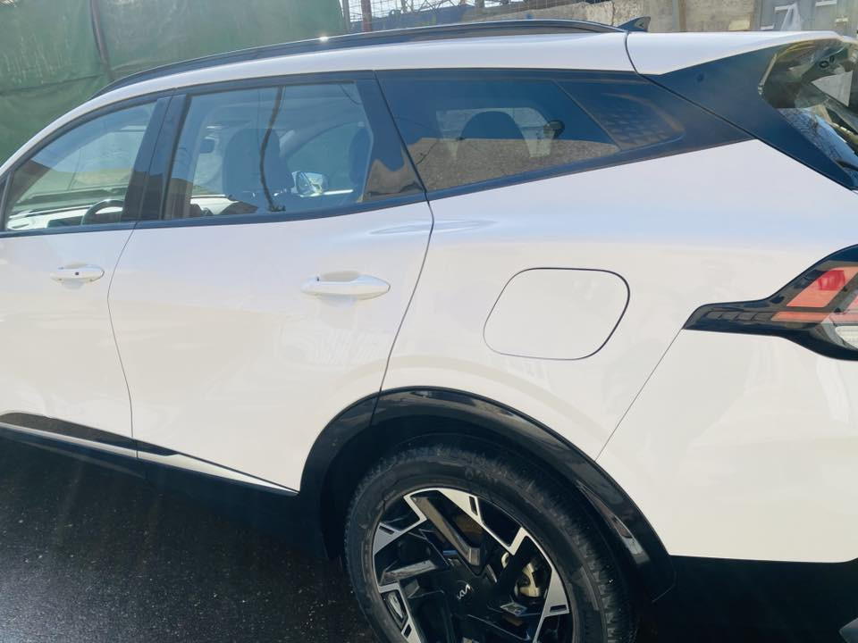 سبورتج برستيج ٢٣  السعر ٢٣٠ وبيها مجال بسيط حادث خفيف بدون ايرباك فقط دعامية امامية مبدلة ***********
