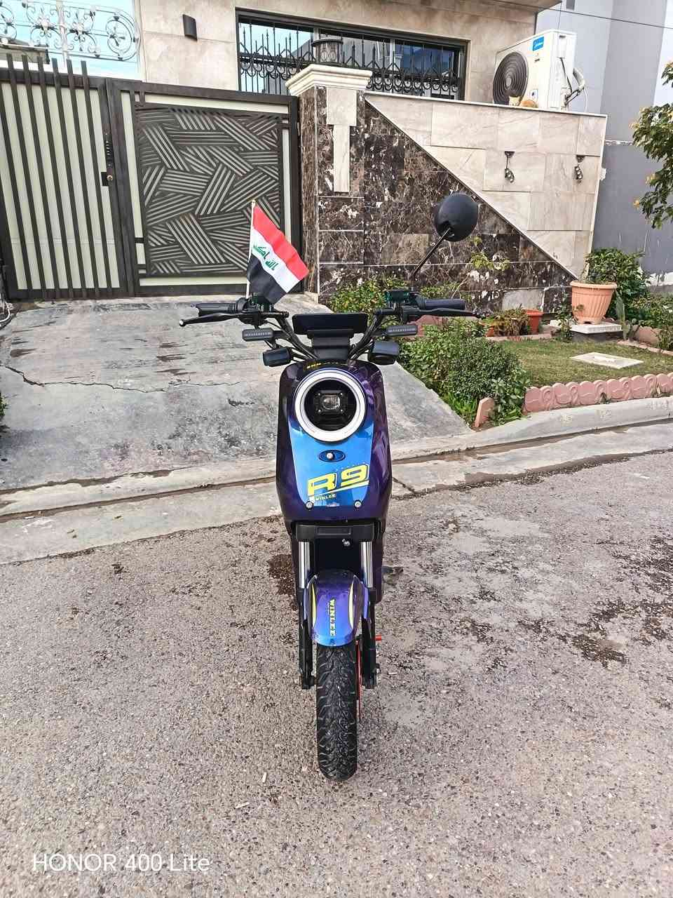 السلام عليكم ورحمة الله وبركاته
دراجه شحن للبيع
نوع الدراجه R9
5 بطاريات كبار
موديل 2025
هورن شغال
بريك خلفي أمامي شغال 
بلوتوث مو شغال
بك ترجع
سرعه 60 حقيقي
النقوصات جاملغ وكشن خلفي وتجايه خلفيه 
السعر(350
) وبيها مجال للطيبين
مكان الدراجه بغداد حي الجهاد
رقم الهاتف (***********)
