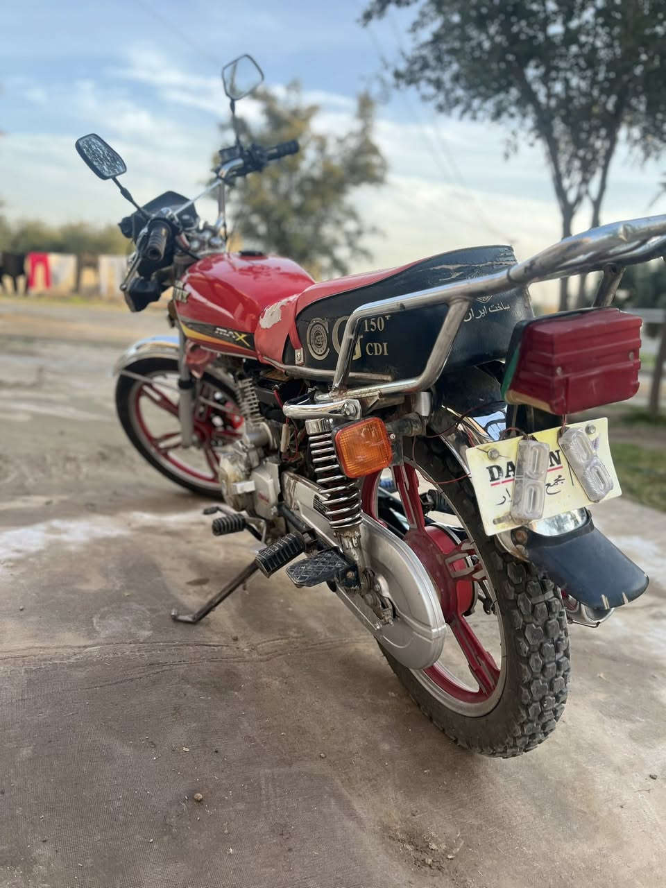 السلام عليكم سيفان 24 الشكل القديم للبيع ماناقصه اي شي سعر 450قفل قفل قفل مكاني العلم (محرك مبدل عصافير فقط )
