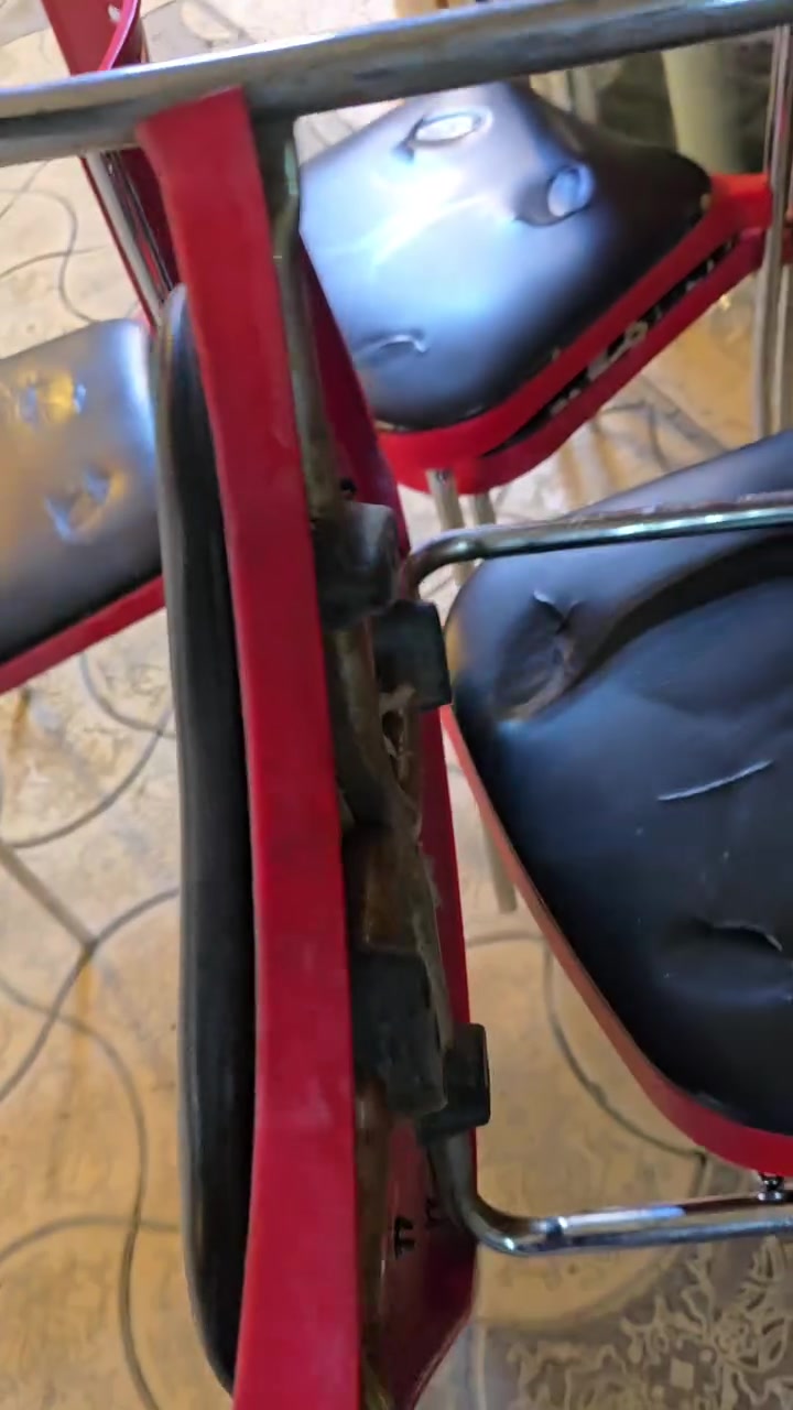 كراسي نضاف ستيل وزن ثقبل شغل درجه اولى عدد 15كرسي ابيعهن شلعه كلهن سعرهن 120 قفل يعني يطلع ب8الكرسي يطلع


**إذا كنت صاحب هذا الإعلان وتريد حذفه لأي سبب، رجاءا أرسل رسالة إلى الدعم الفني**