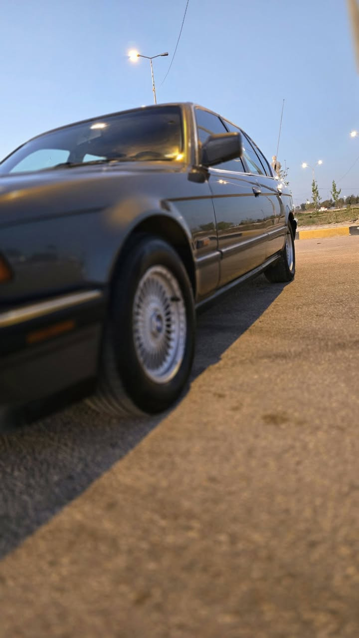 السلام عليكم 730/V8 بليته وسنوية
رقم بغداد انگليزي بأسمي تحويل مباشر
سعرها85$ مجالها بسيط لان متعوب عليها
اللون رصاصي فيراني
صبغ جماليه
مكفوله من الگص والضربه والطخه والچطل 
شكو گلوب  ودگمه بيها شغال
بچم عريض
دبل چكمچه 
دبل ايرباگ
سلايت شغال طگتين
برده خلفيه
كشنات جلد كهرباء +خزن 3وضعيات
كهربائيات شغاله وضع البلاد
مسجل ومنظومه صوت شركهJBL
دعاميه اماميه زراگ لايت
گير مكينه وباقي التفاصيل كفاله
تدفئة+تدفئة كشنات
تبريد منظومة كاملة جديد ثلج
ادامة عامه للسياره حماوة ثابته شتاء صيف
تخم تاير جديد باتري جديد متذب عليها الف دينار كامله مكمله
ترايك مفتوح وين ميعجبك مكانها بابل
***********
