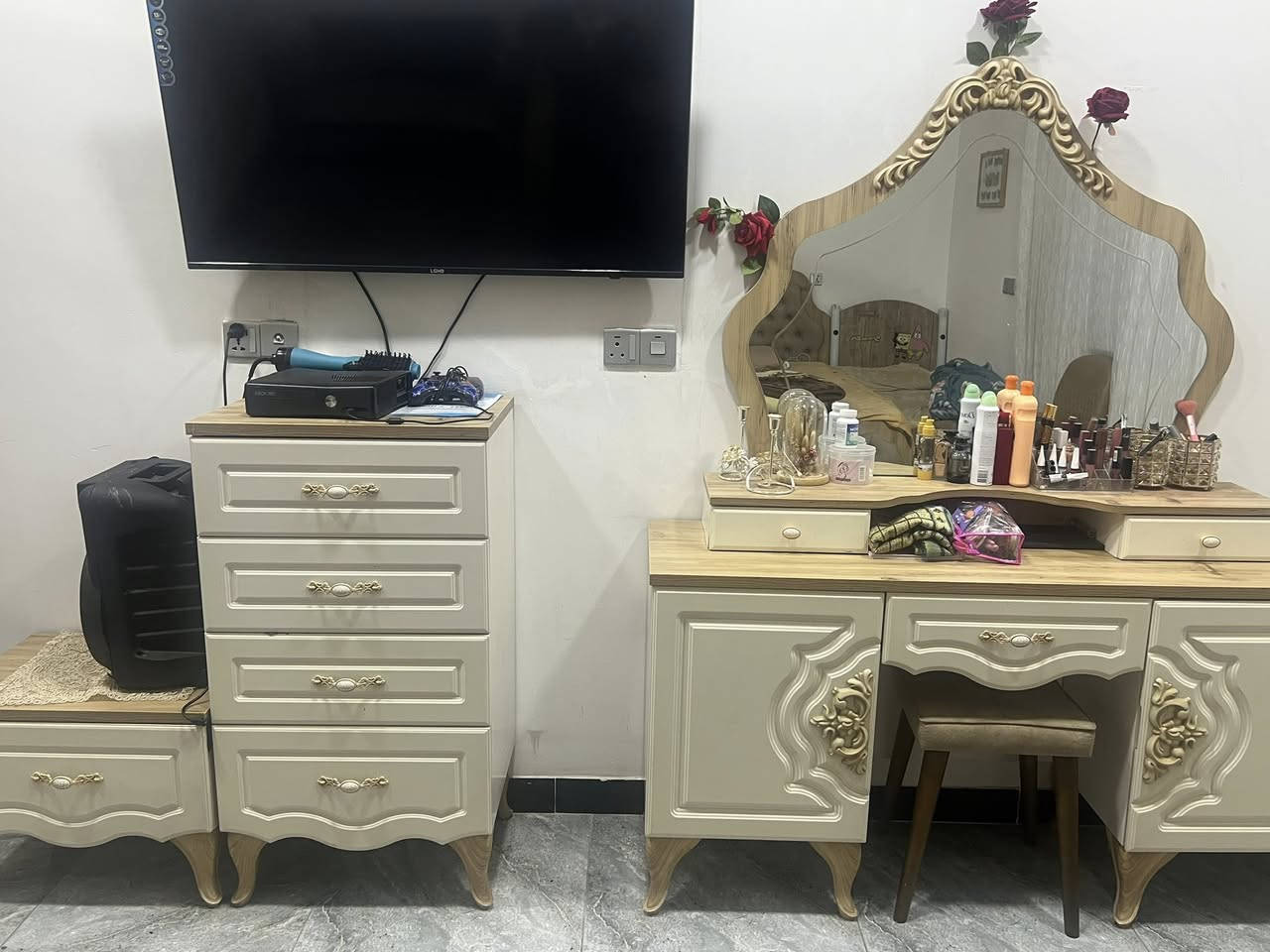 غرفة نوم للبيع اي شخطه مابيها جديدة


**إذا كنت صاحب هذا الإعلان وتريد حذفه لأي سبب، رجاءا أرسل رسالة إلى الدعم الفني**