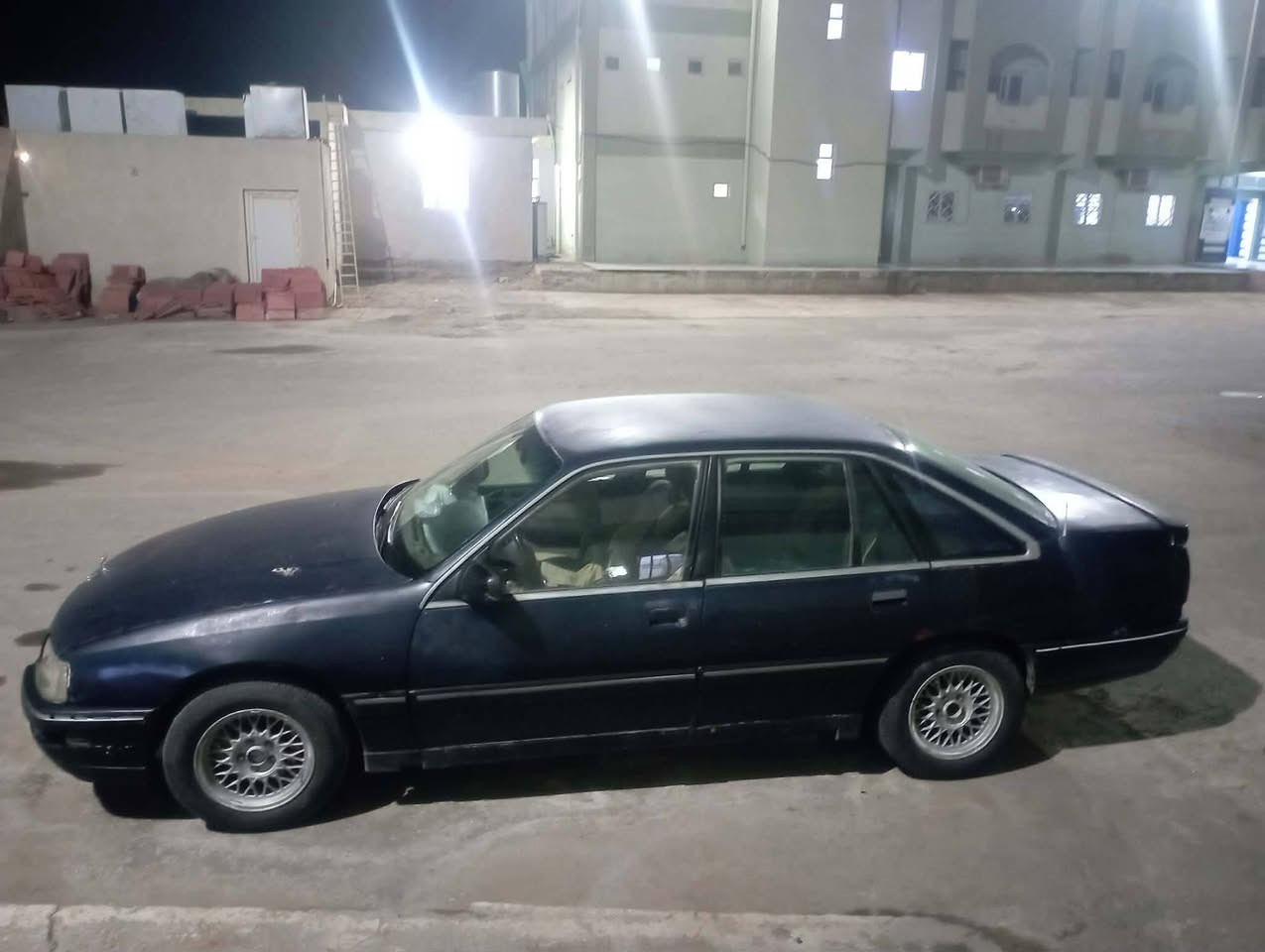 السلام عليكم
اوبل سانيتور شرط محرك وكير وصدر وتأيرات وبطاين بوب جدد
شرط تاكل وصله من الشارع المحرك صافي زلال 
***********
