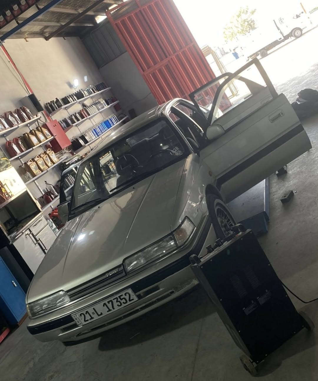 مديل 1991 اوتماتيك 
رقم سليمانية دولي باسمي 
محرك بدلت جديد اوربي12 بخ 
تبريد منظومة جديد كامل بس يحتاج ربط ماعندي مجال الها وما متفرغ الها بيع مستعجل
***********
كركوك عنوانها
