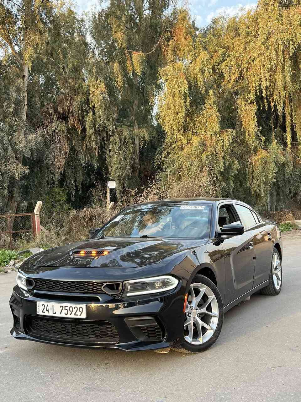 جارجر للبيع 2023 
رقم وسنويه كلو جديد اب اسمي 
SXT 
ماشيه 52 
بدون صبغ تبديل قطع ثنين اصل شركه 

‭0771 972 3418‬
