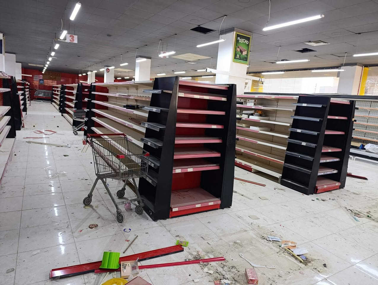 ٨٠مەتر ڕەفی ناوەراست تورکی تەلەب خاس وەک نوؽ
ژێر ٥٥سم قول جوارقاتی سەرەوە ٤٥سم قول 
بەجوار قیاس ٤٨م ١٢٥سم پان ١٥مەتر ١٠٠سم پان ١٥م ٧٠سم ٨٠سم

ناونیشان ڕانیە 
 ***********-***********
